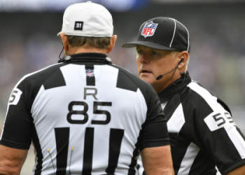 How Much Do NHL Refs Make Per Game? Breakdown of Earnings and Salaries