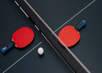 The Ultimate Guide to Wood Tennis Rackets: Types, Care, and Play