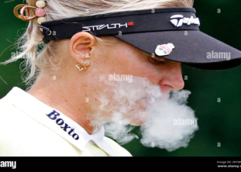 Charley Hull & More: Golf Pros Who Smoke on the Course