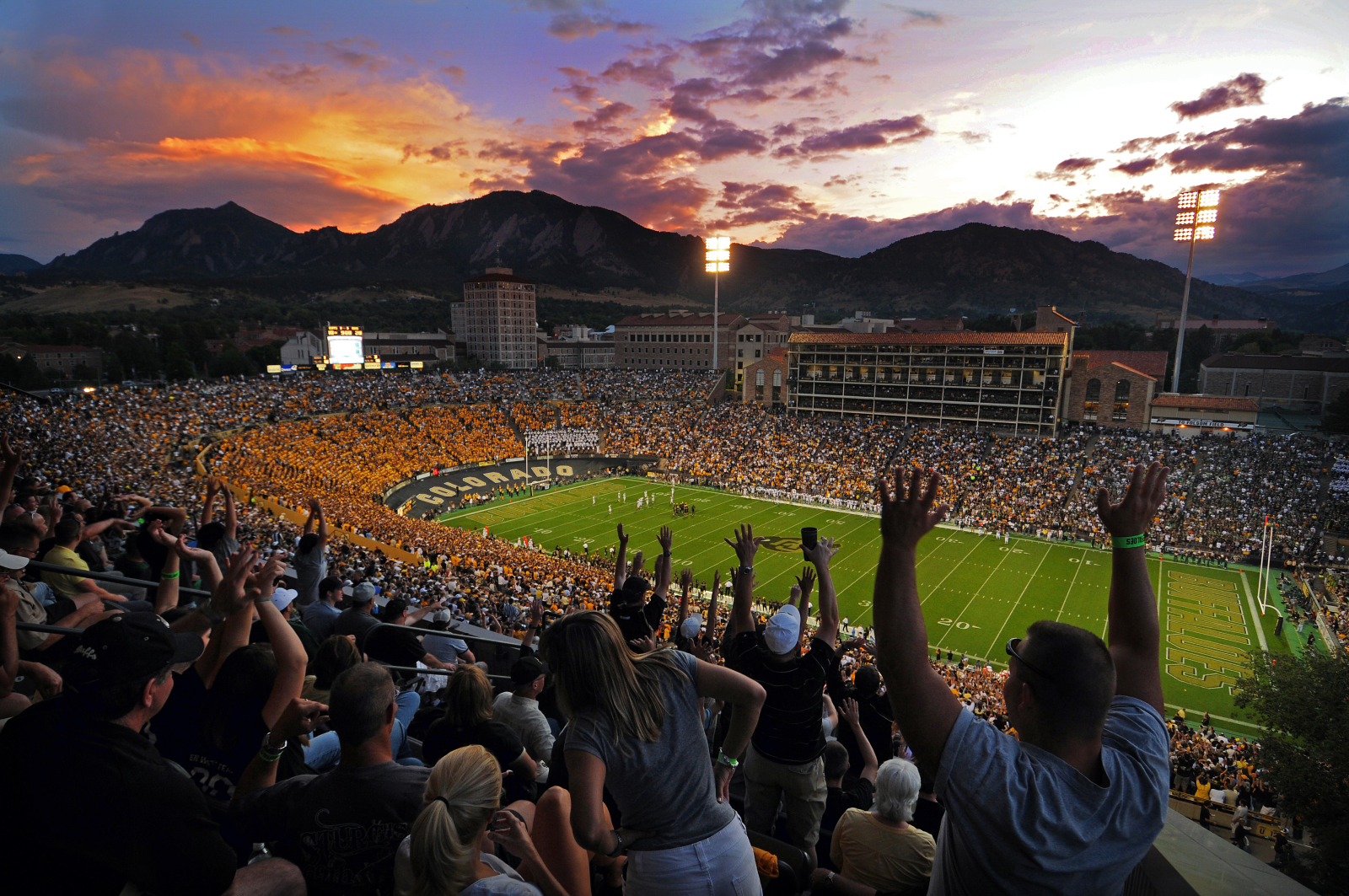 7 Expert Tips to Enjoy a Colorado Football Game: The Ultimate Fan Guide for an Unforgettable Experience