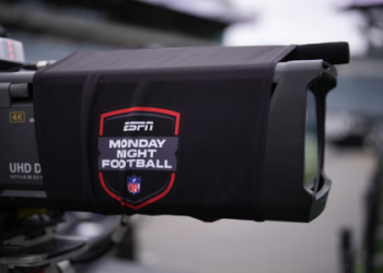 7 Expert Answers to What Station Is Monday Night Football On: The Ultimate Viewing Guide for NFL Fans