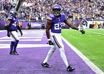 7 Expert Picks: The Best Defense for Fantasy Football 2024 Revealed