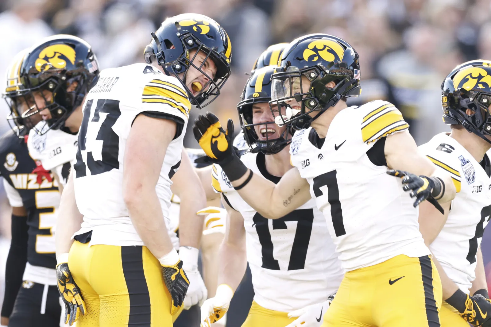 7 Expert Ways to Watch Albany Football vs Iowa Hawkeyes Football: The Ultimate Streaming Guide