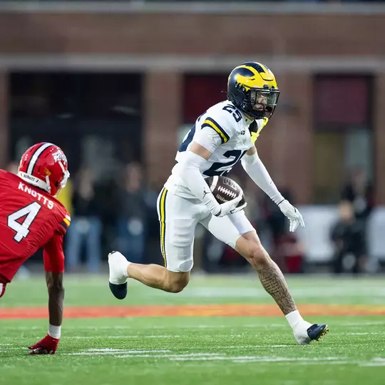 10权威真相揭示：u of m football schedule必备指南让球迷不错过任何一场关键比赛！